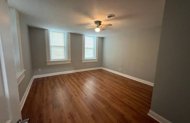 MAIN FLOOR UNIT Gallery 3