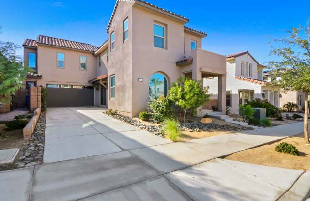 Modern 3 Bed Home in University Park | Solar Included & Resort Amenities Gallery 1