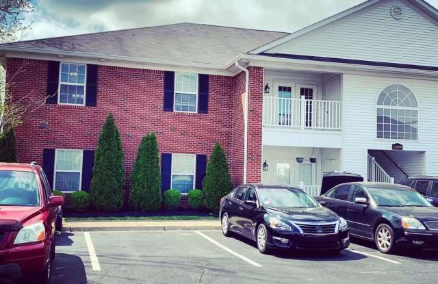 Spacious 2BR/2BA Condo in the Heart of Middletown - 12507 Townepark Way, Middletown, KY 40243