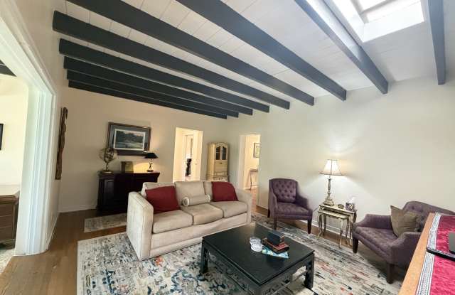 1413 SW 8th Ct Gallery 4
