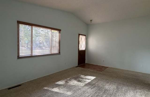Charming 3-Bedroom Home in a Quiet Fort Collins Neighborhood Gallery 3