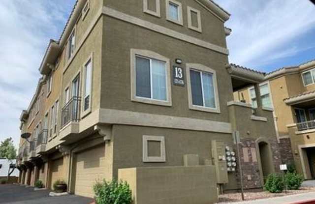 Charming 2 bed townhome in Phoenix!!! photos photos