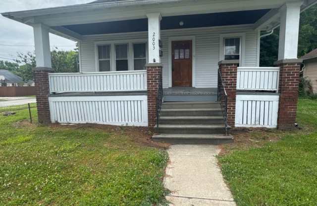 2003 W Genesee Ave photos photos