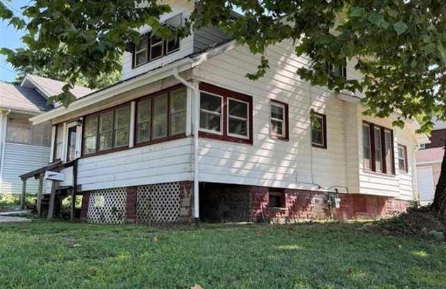 301 Main Street Gallery 2