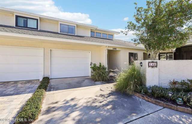 144 LA PASADA Circle W - 144 La Pasada Circle West, Palm Valley, FL 32082