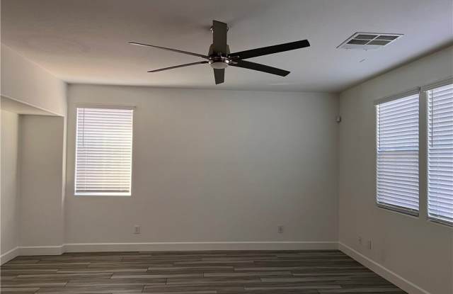 10953 Cherokee Landing Street Gallery 3