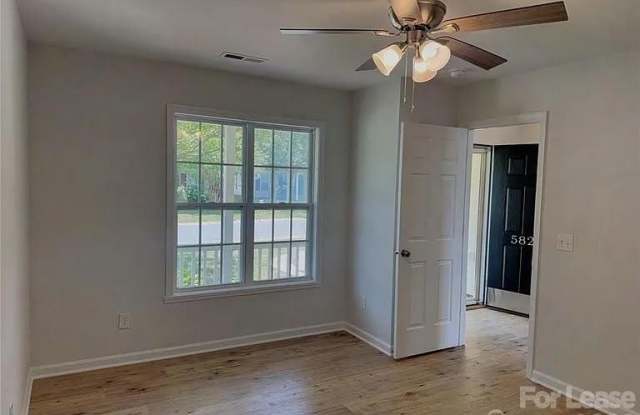 5828 Huckleberry Court Gallery 4
