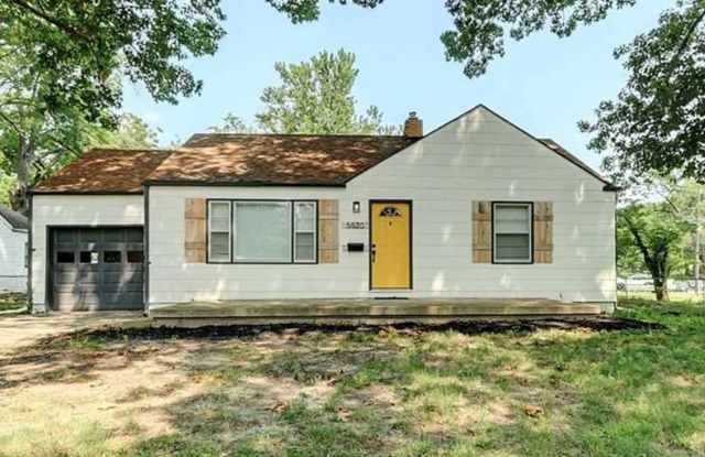 Welcome to this charming residence! - 5520 Blue Ridge Boulevard, Raytown, MO 64133