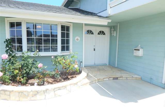 6291 Gloria Drive Gallery 2