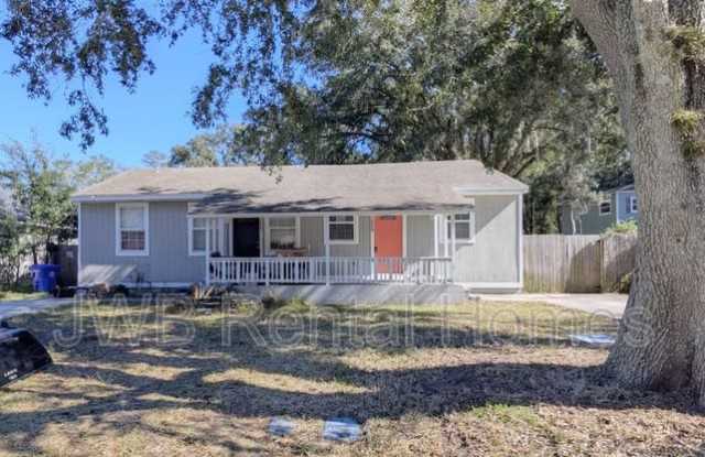 1839 Miller St photos photos