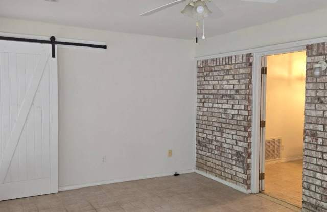 2529 S 28th Place Gallery 1