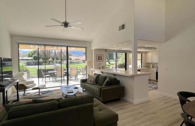 289 N Castellana N photos photos