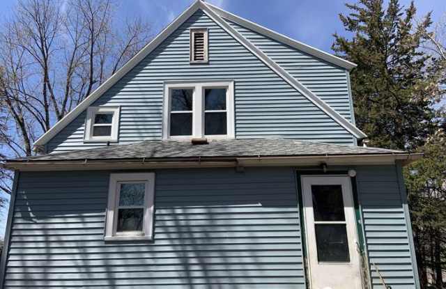 313 McLeod Avenue South photos photos