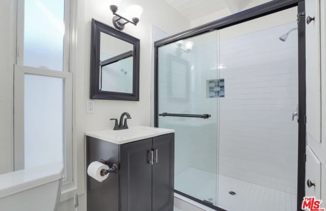 8559 Brier Dr Gallery 4