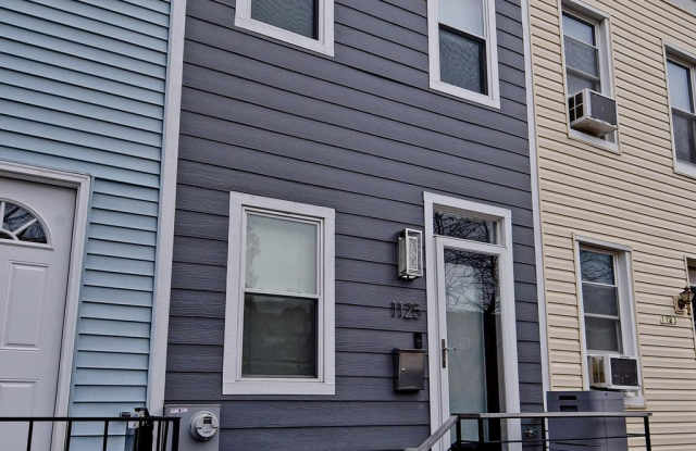 1125 NE 16TH STREET NE Gallery 2