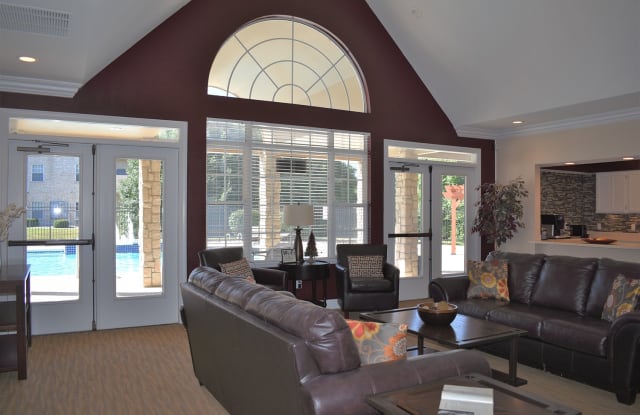 Pinnacle Woods Apartment Homes Gallery 4