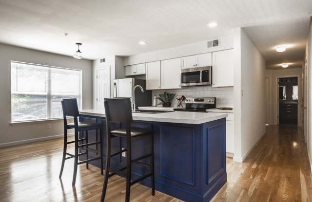 Wertland Apartments - Student Housing Gallery 3