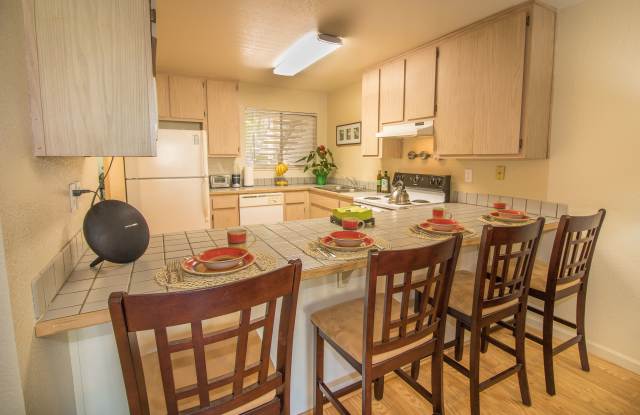 Pomona West - Student Housing Gallery 4