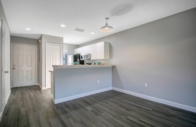 Village Park Townhomes Gallery 3