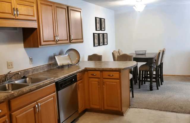 Oak Grove Apartments Gallery 2
