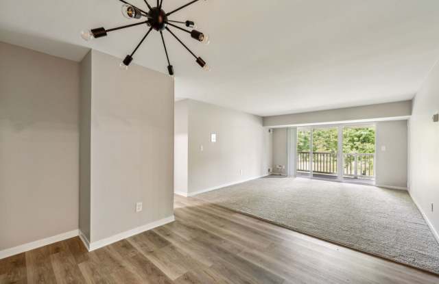 The Lake Shore Apartments Gallery 3