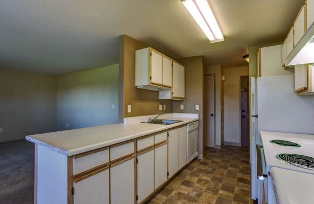 Creekside Apartments Gallery 3
