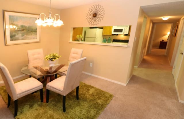 Sommerset Apartments Gallery 4