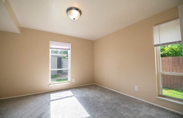 Embassy West Apartments Gallery 4