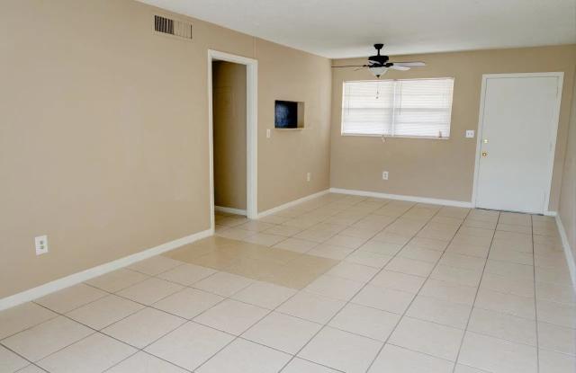 Hibiscus Place Gallery 4