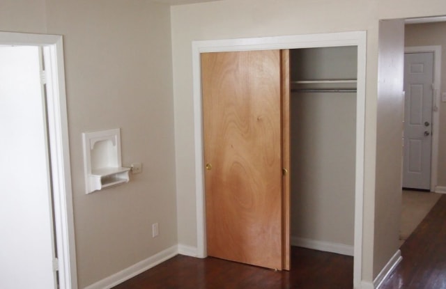 2403 Southmore Gallery 3