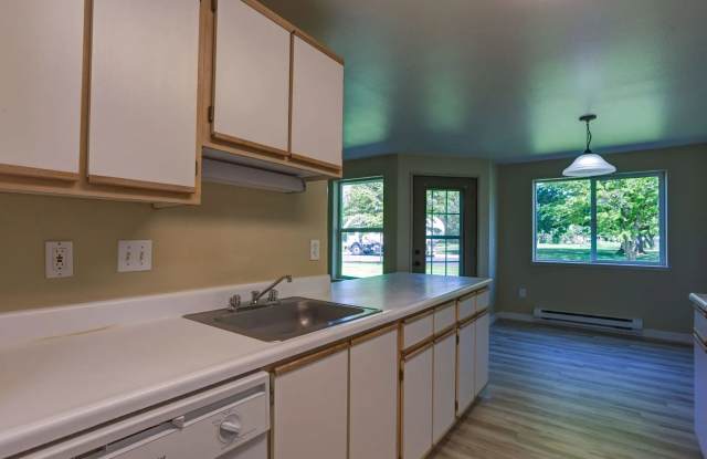Creekside Apartments Gallery 2