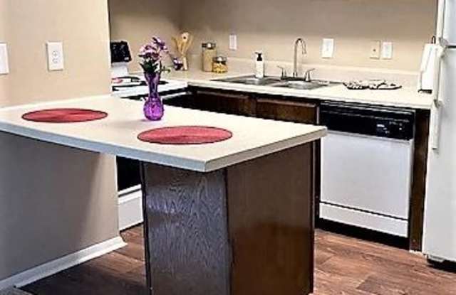 Baker Station Apartment Homes Gallery 2