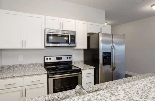 The Pointe at Five Oaks Apartments photos photos