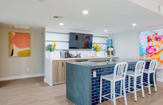 Portola on Glendale Gallery 3
