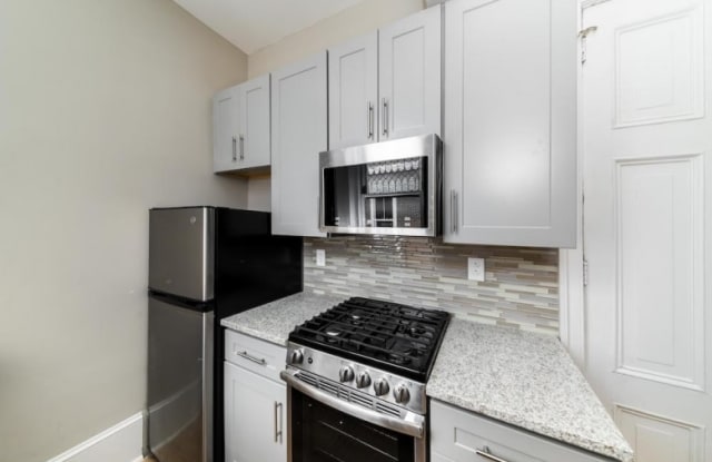 2011  Spruce St photos photos