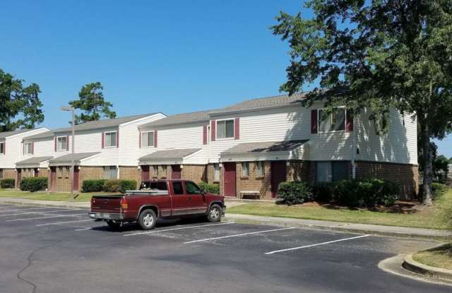 Northbridge Courts Apartments - Affordable Housing Gallery 2