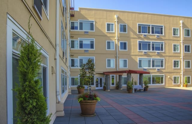 Stadium Station Apartments