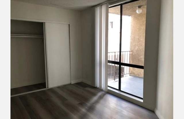 515 S. La Fayette Park Pl. Gallery 4