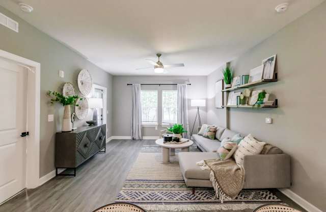 Vantage Apartments Gallery 3
