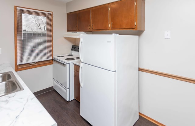 Larpenteur Manor Apartments photos photos