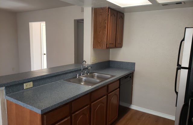 Country Club Condos Gallery 2