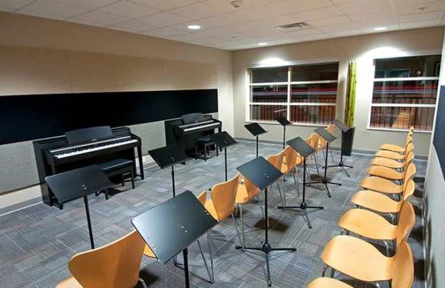 College Suites at Washington Square - Student Housing Gallery 4