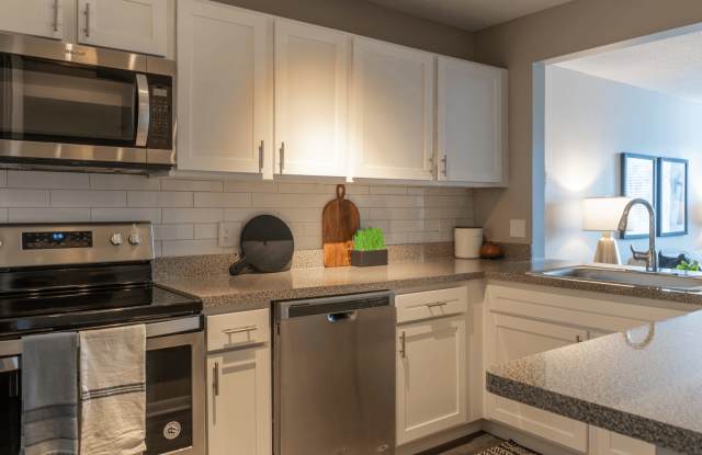 The Iroquois Club Apartments Gallery 4