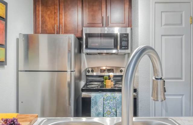 Kingswood Village Apartments photos photos