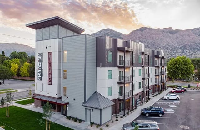 The Lofts at 5 Points Gallery 2