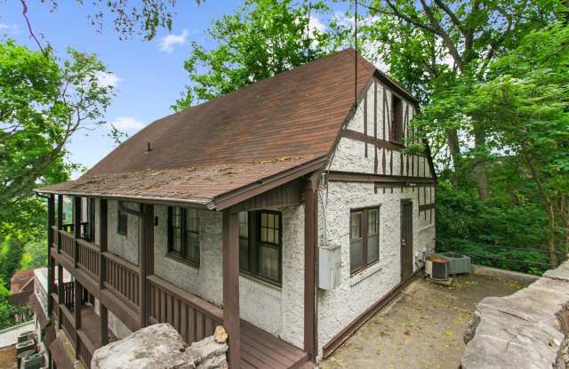 Manor Village Gallery 4