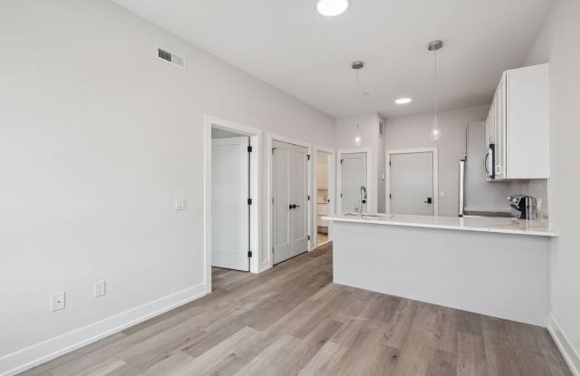 342 W Girard Avenue Gallery 2
