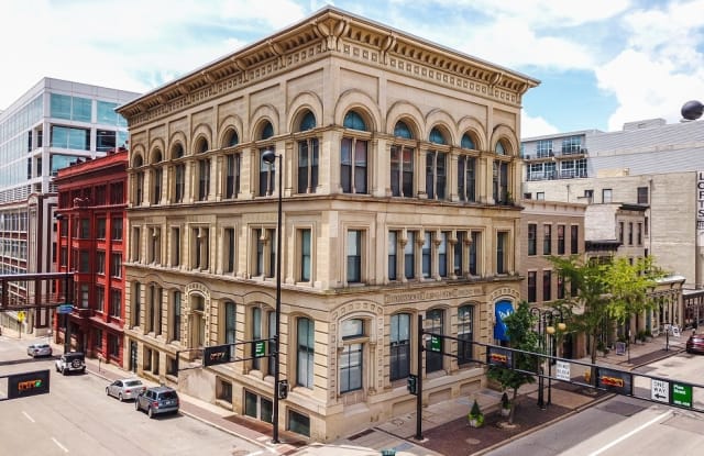 4th and Plum Gallery 2