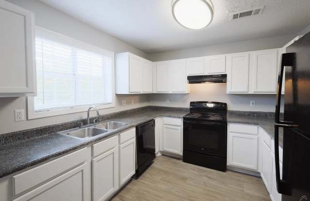 Creekside Apartments photos photos