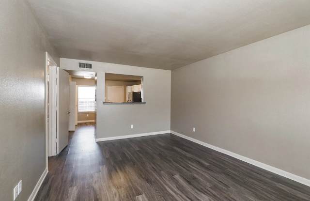 Parkland Pointe Gallery 4